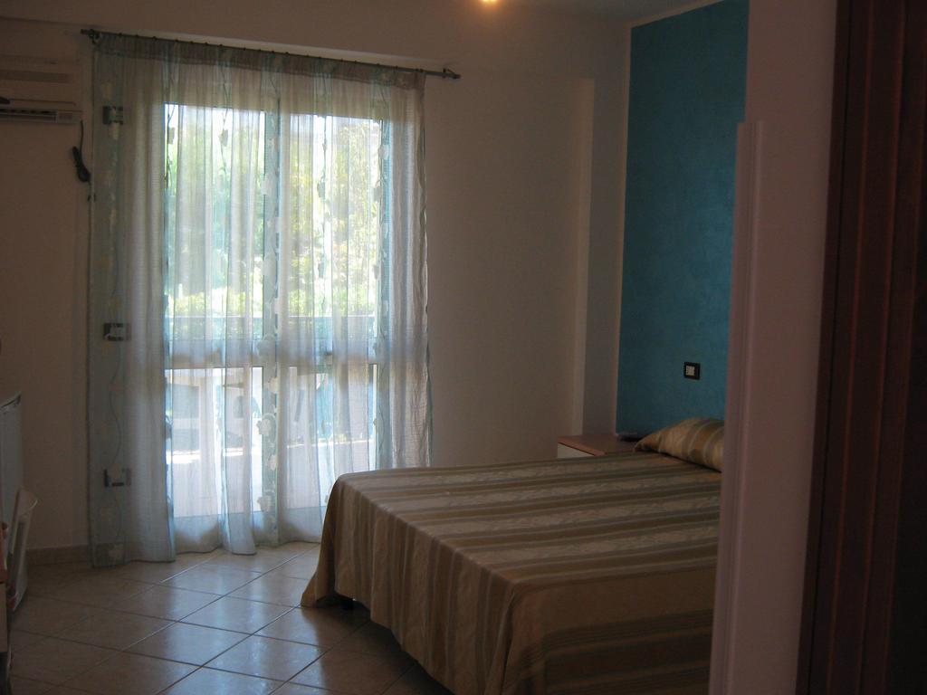 Bed And Breakfast Cirelli Scalea Δωμάτιο φωτογραφία